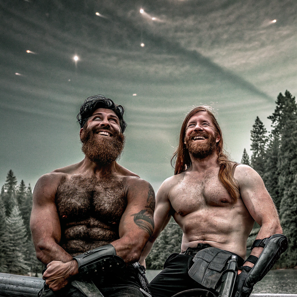 AI generated image by Recraft V3: Dos hombres musculosos, cada uno único: uno con barba densa, cabello oscuro, vello grueso y rizado en el pecho, denso vello en los brazos. El otro con estilo rudo, pelo largo, barba incipiente, vello corporal fino y pesado en el pecho, brazos, piernas. Ambos con una armadura mínima de ciencia ficción, escasos pero protectores, mostrando físicos tonificados. Uno sentado con confianza, otro de pie, miradas amistosas, expresiones positivas. Fondo: paisaje surrealista de ciencia ficción, árboles flotantes en montículos de tierra, suave resplandor astral, soñador, fantástico. Cuerpo completo, dinámico, seguro, HD, obra maestra, plano general, ligero, detallado.